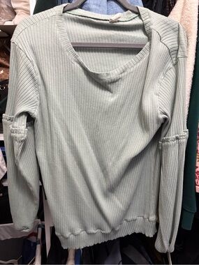 Kate Quinn Ribbed sage green top